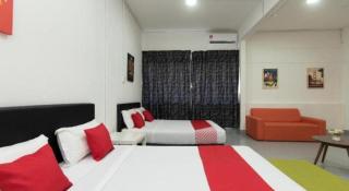 OYO 43993 Madsuite - 3