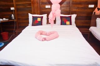 View arch wood cabin - 1