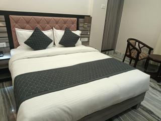 Hotel Kashi Crown - 0