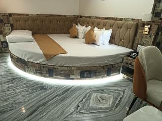 Hotel Kashi Crown - 6