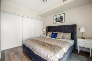 Breathtaking Skyline View 1Bd & Den Apartment - 6