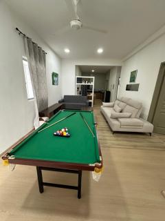 Ayaan Snookers Home 3 at Quintet Apartment with Private Parking - 0
