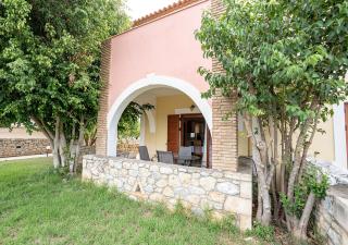 Erietta Studios & Apartments by Kika Residences - 7