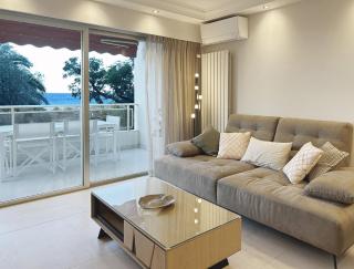 Elegant 2 Br with parking - 0