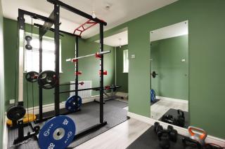 Perfect Bridgend Stay: Comfort & Space! - 5