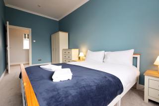 Perfect Bridgend Stay: Comfort & Space! - Bridgend - 7