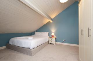 Perfect Bridgend Stay: Comfort & Space! - 6