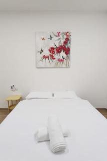 Luna Suites Deluxe Queen Room - 9