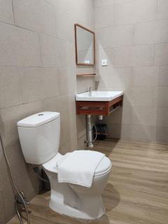 Luna Suites Deluxe Queen Room - 5