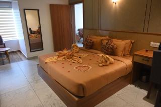 Boulevard Premium Luxury Hotel - Munnar - 5