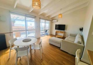 Oceanic Escape Top Floor 2 mins from beach - 1