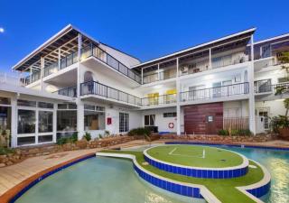 Oceanic Escape Top Floor 2 mins from beach - 1