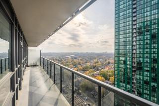 Modern 2Bd 2Ba Skyscraper Free parking - 9