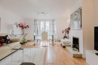 Modern Tower Bridge 3BR House - 0