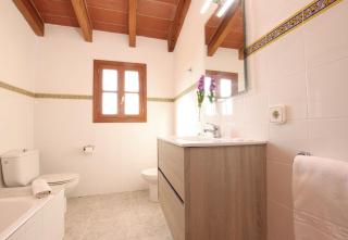 5-bedroom villa to enjoy with the family by Renthousing - 7