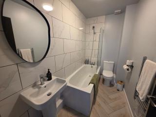 Ocean View Retreat Modern Blackpool Seaside Stay for 4 - 7