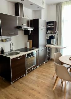 Pauline Apartments - 3