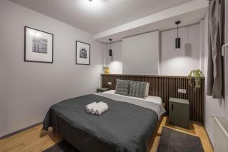 Exclusive Duplex Residence with Balcony on Elisabeth St' - 3
