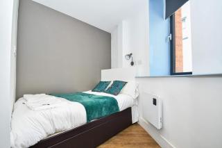 Lovely 3BED Flat in Central Manchester w Security - 5