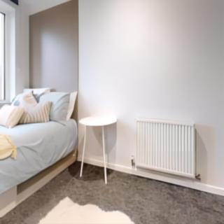 Student Only Silver Ensuite IQ Vega - 7
