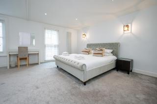 Luxury stay in Central Southport - 2