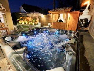 Luxurious villa with private spa near beach - 7