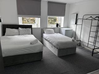 Nice Triple Room Private Bath Near LFC Anfield Free Street Parking 247 - 4