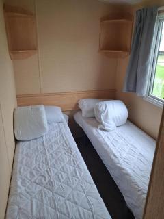 Homely, Dog Friendly Caravan At Sand Le Mere In Yorkshire Ref 71005O - 7
