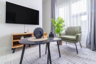 #AlimamaSpaces Buko's Greenlee Apartment - 6