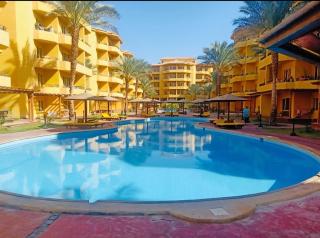 Elegant 2BR Retreat in Secure Resort Community - 9