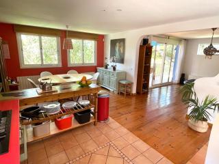 Casa familiar con piscina cerca del mar y montaña - 3