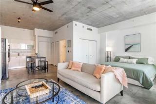 Spacious Loft Fully Equipped in Downtown Miami Near Brickell Bayside - 8