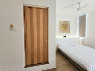 Luna Suites Deluxe Queen Room - 3