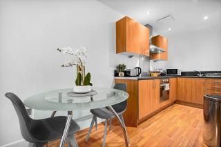 Chinatown Arcadian Apartment - Balcony Views & Private Parking - City Centre 16A - Birmingham - 4