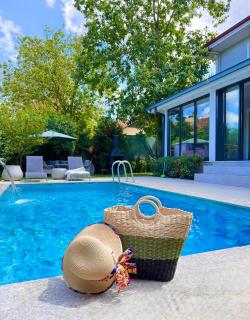 Cadde Sapanca Sıcak Havuzlu Geniş Bahçeli - 2