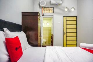 RedDoorz near Penimbangan Beach Singaraja - 3