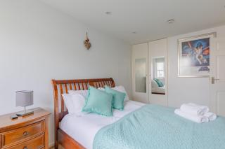 Stunning 3 Bedroom House with Garden in Battersea - 9