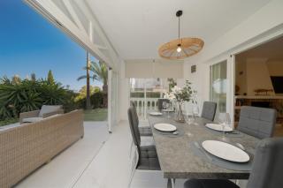 Villa in Elviria, a retreat among palm trees, with private pool and barbecue, Marbella - Marbella - 5