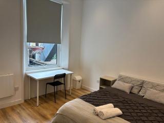Prime Location next to Hyde Park 2Double Bedrooms - 4