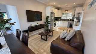 The Urban Elm Guesthouse - 9