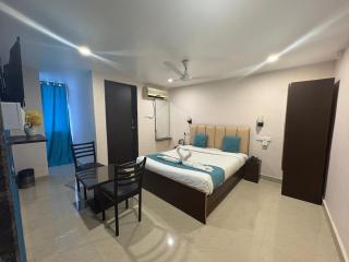 Classy Stay Log Inn Plaza near EON IT PARK Rooms Banquet Restaurant & Bar - Pune - 9