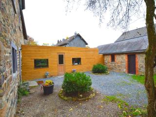 Rustic Farmhouse with Pool - Weismes - 3