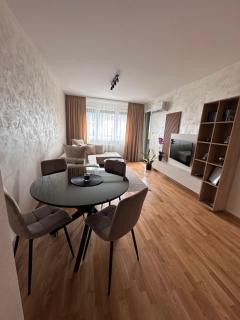 Xenia Corner - 8