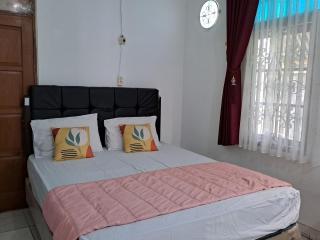 Adhya Cendrawasih Homestay - 1