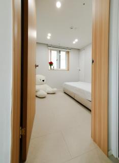 5mins to Hongdae, Sinchon - new Two rooms - 6