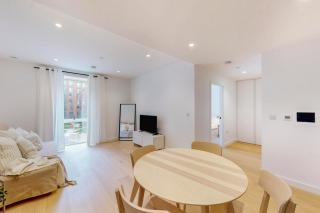 Stunning 1 Bed - 16 Min Walk to Brent Cross Tube - 6