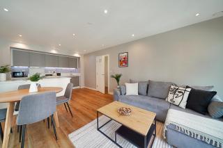 NEW Modern 2 Bed along River Thames in Wandsworth - 5