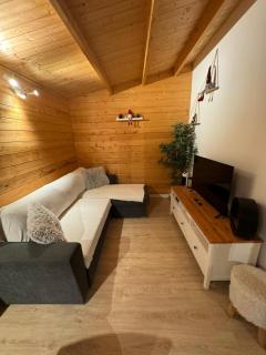 Peaceful Getaway with Pool & BBQ Area - 9