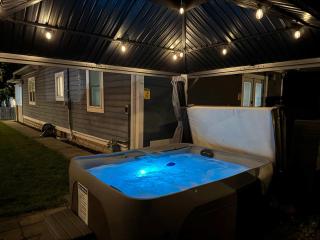 Book This 4 BR Indy Gem with Hot Tub & Walk to Action - 7