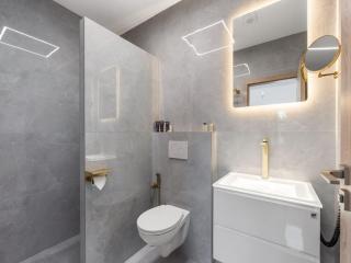 Holiday Home Party & Friends Villa by Interhome - - 4